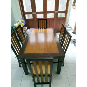 Meja makan jati tua
